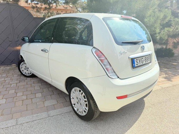 Lancia Ypsilon 1.2 8V Argento