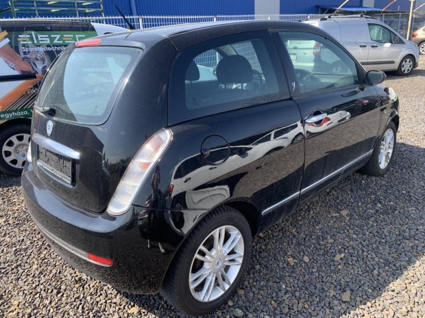 Lancia Ypsilon 1.2 8V Argento