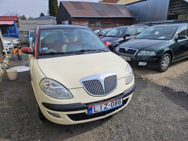 Lancia Ypsilon 1.4 16V Oro Klima