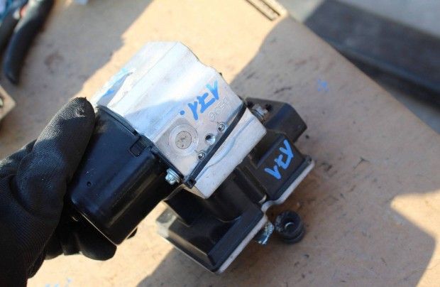 Lancia Ypsilon 2003 ABS kocka 51758178 (171)