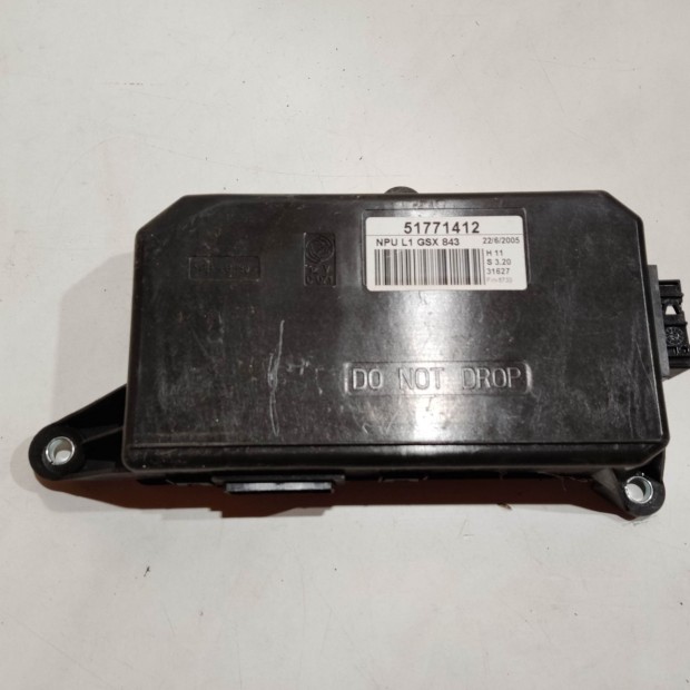 Lancia Ypsilon II. 2003-2011 bal oldali ablakemelő vezérlő 51771412