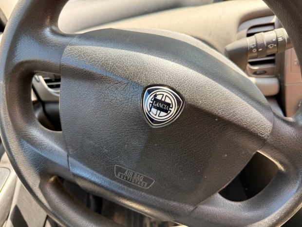 Lancia Ypsilon (3 ajts ) 1.2B kormny lgzsk 