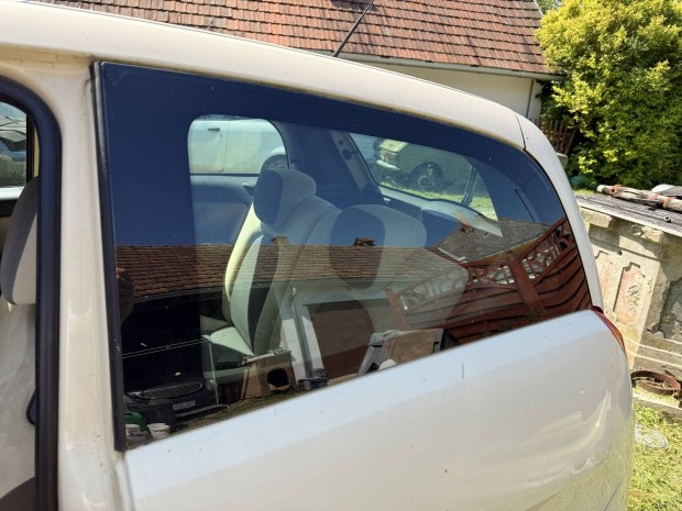 Lancia Ypsilon (3 ajtós) bal hátsó fix üveg