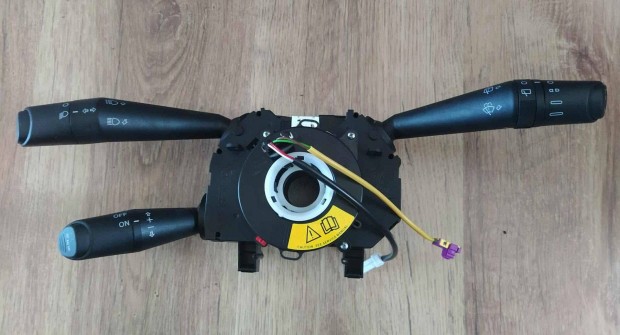 Lancia Ypszilon 312 kormnyoszlop kapcsol