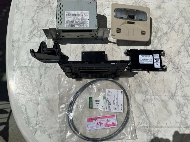 Land Rover Freelander II 2 gyári telefonkihangosítós CD rádió szett