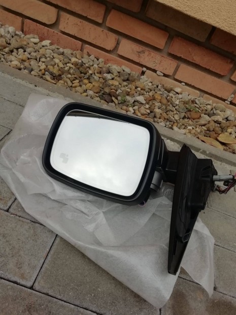 Land Rover viszapillant tkr