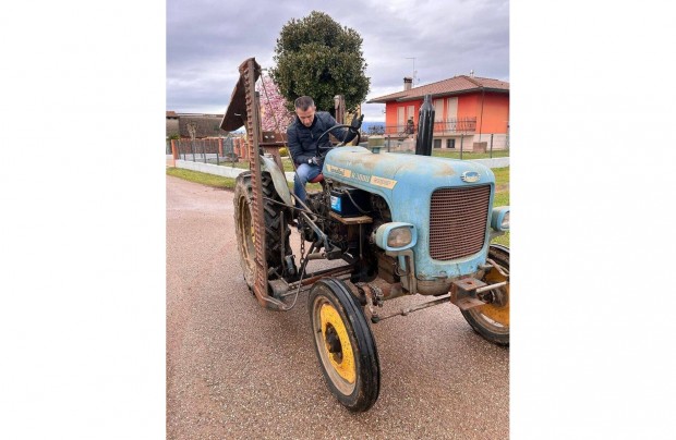Landini R 3000 Super 2WD traktor gyári fűkaszás 1967-es