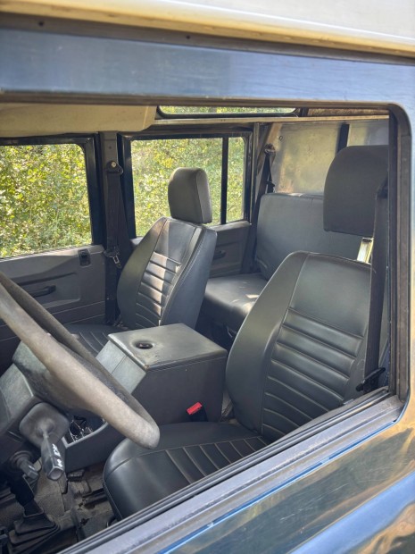 Landrover Defender elad