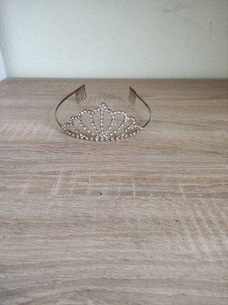 Lnyka tiara