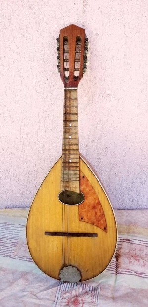 Lapos ht portugl mandolin. Feljtand llapotban