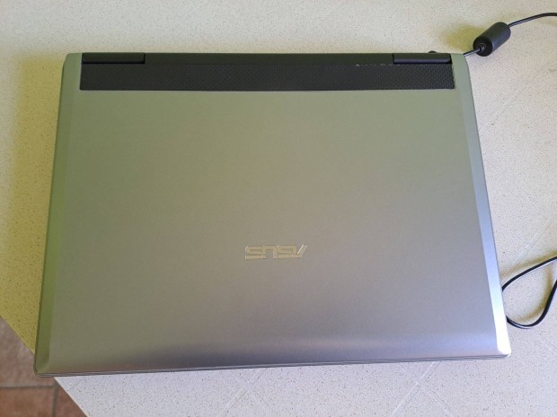 Laptop Asus F3JC SSD-vel
