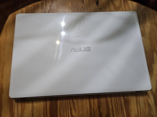 Laptop Asus X550C feljtott!