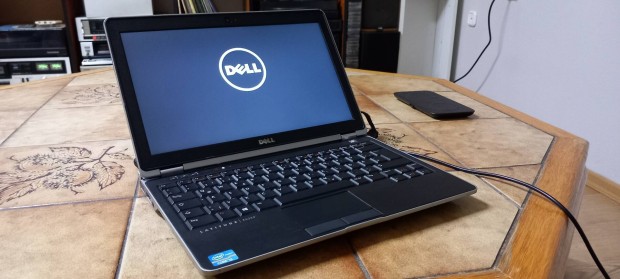 Laptop i5 Dell kamera SSD billentyzet vilgts 