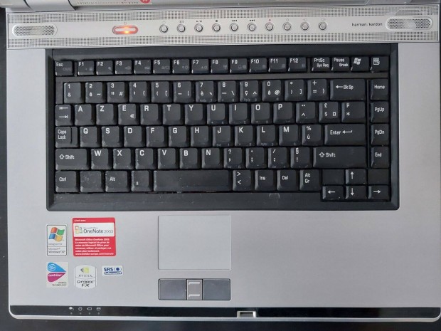 Laptop régi notebook Toshiba Qosmio F10-132 512 MB RAM 80 GB HDD Intel