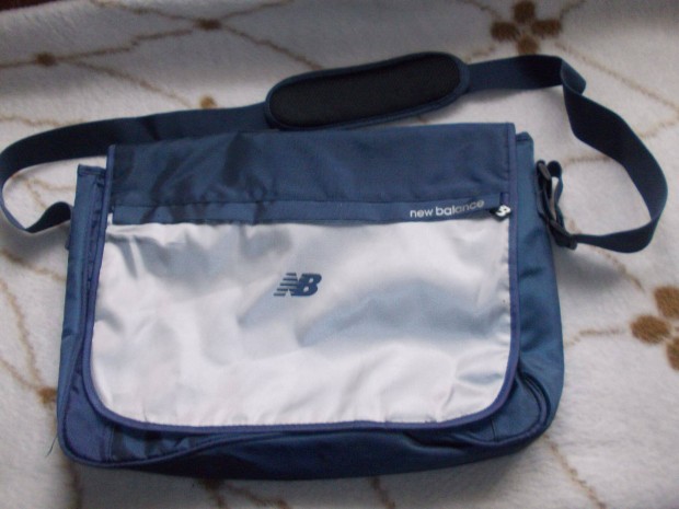 Laptop táskák egyben /H