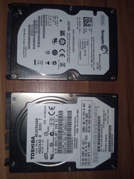 Laptopba Seagate 320GB,Toshiba 200GB egyben elad