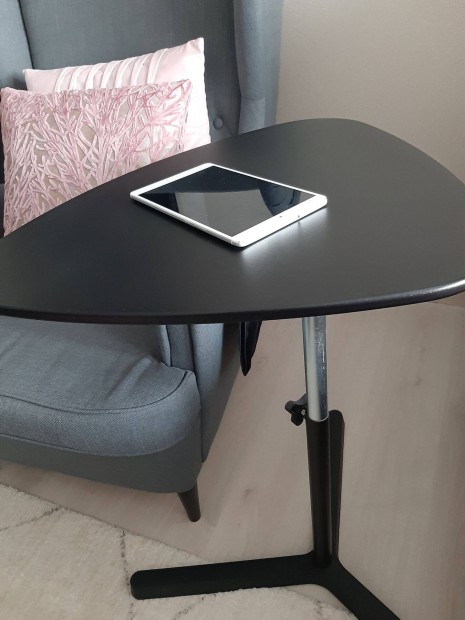 Laptoptart asztal - Ikea