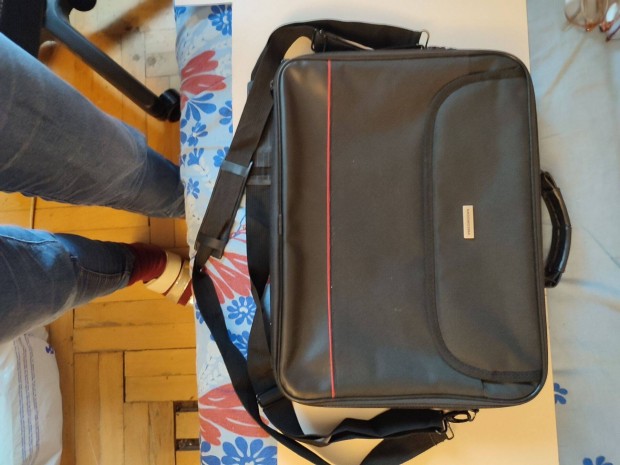 Laptoptáska, fekete, Modecom márkájú, Csak személyesen átvehető!