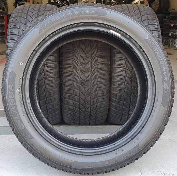 Lassa Snoways 235/50 R18 jszer tli gumi 4db /T156