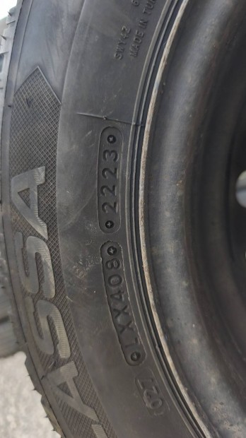 Lassa téligumi szett 185/65/R15 + Kia, Hyundai lemezfelni 5*114,3