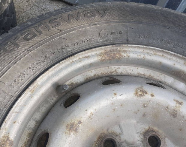 Lassa transway 205/70 R15 C gumi Hyundai felnin. 5.000 ft