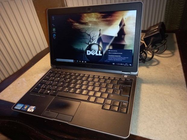 Latitude 6230 12"-os Core i5 kamers netbook, 500 GB HDD, HDMI, WIN 10