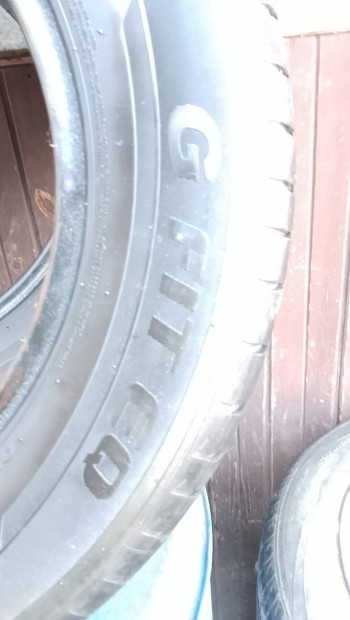 Laufen 195/65R15 gumiabroncs pár!