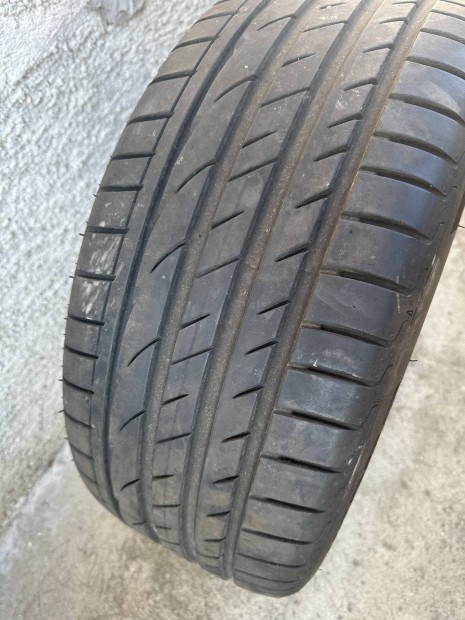 Laufen nyrigumi 225/50 r17