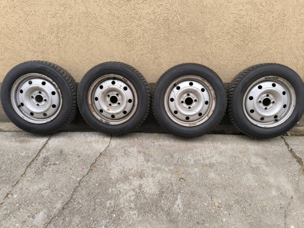 Laufenn 175/65 R14 4×100 négyévszakos gumi szett szinte új, felnivel