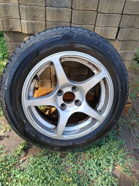 Laufenn 185/65 R15 nyári gumi felnivel