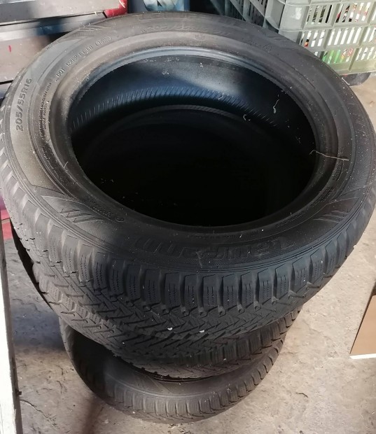 Laufenn 205/55 R16 tligumiszett