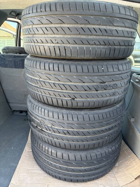 Laufenn 225/45R17