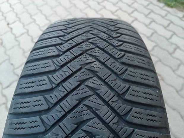 Laufenn 225/55R18 téligumi