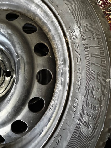 Laufenn i fit+ téligumi