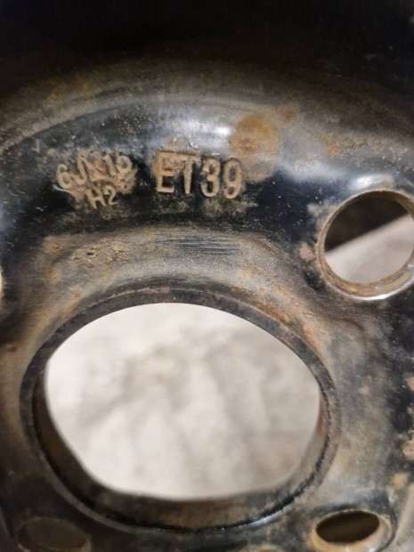 Laufenn tli gumi garnitra lemezfelnin