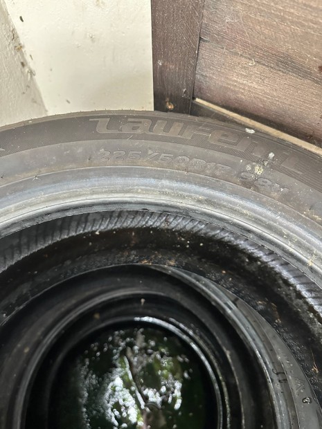 Laufenn téli gumiszett 225/50R17