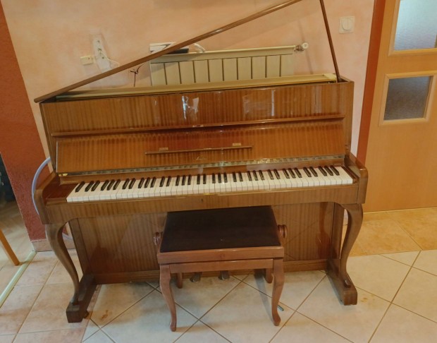 Lauter pianino szkkel egytt elad