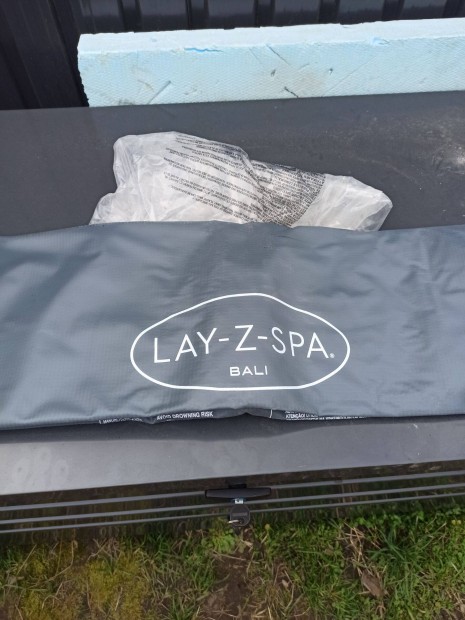 Lay-z Spa Bali jakuzzi