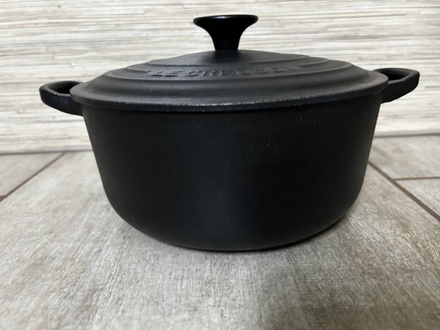 Le Creuset 2,4 literes ntttvas indukcis edny