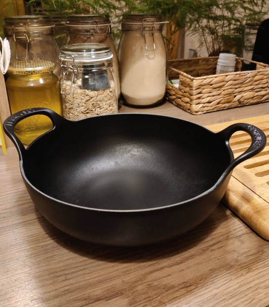 Le Creuset Balti Dish / Wok - 24cm