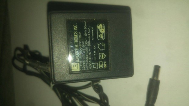 Leader AC adapter 9V 500mA mkd