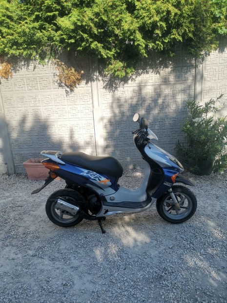 Lerazs! Gynyr Honda x8r-x robog segdmotor motor 49ccm