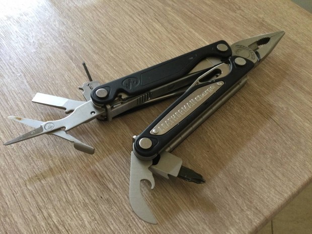 Leatherman Charge