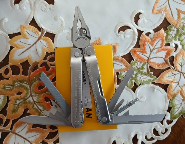 Leatherman Super Tool 300 multiszerszm