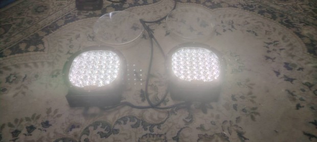 Led reflektor munka l�mpa terepj�r�ra.