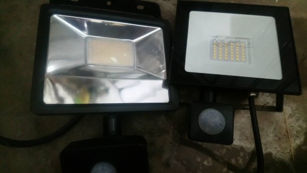 Led reflektorok 30w-osak.