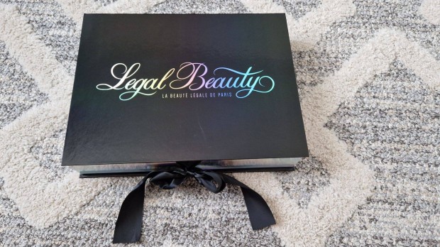 Legal Beauty Losangeles alakforml v jszer llapotban+Extra bvt