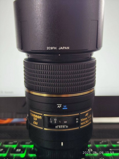 Legendás Tamron 90 mm SP DI F2.8 Macro 1:1 objektív