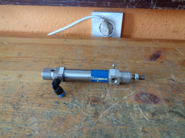 Léghenger pneumatikus munkahenger Festo ( 5864)
