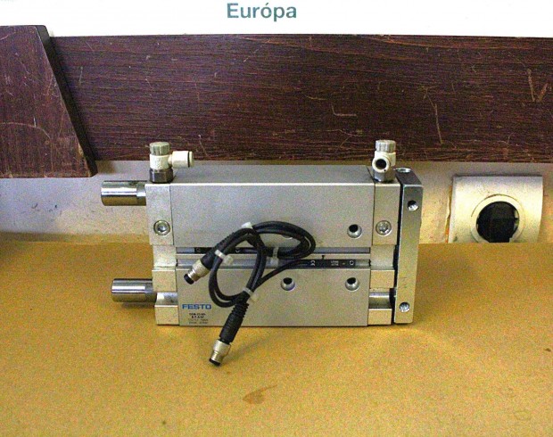 Léghenger pneumatikus munkahenger vezetett Festo ( 7147 )
